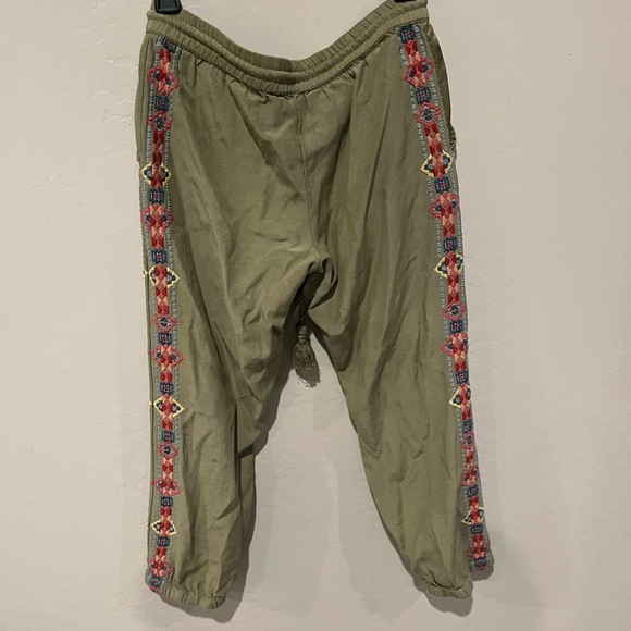Sundance Women’s Embroidered Aztec Olive Green Drawstring Joggers XS Boho Comfy - Picture 2 of 10